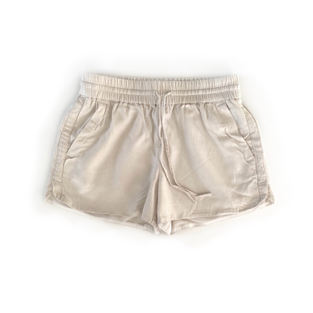 ❌SOLD❌ Babaton | Matte Pearl Linen Shorts | US XS